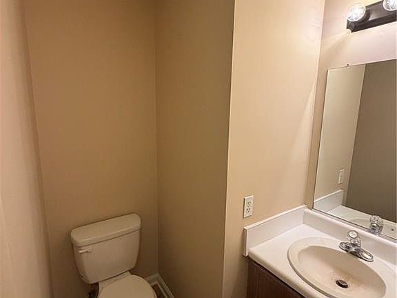 5th image of 404 Mount Olive Dr