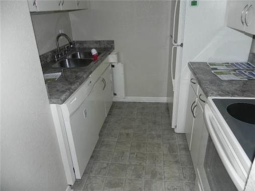 5th image of 6214 Robinson St