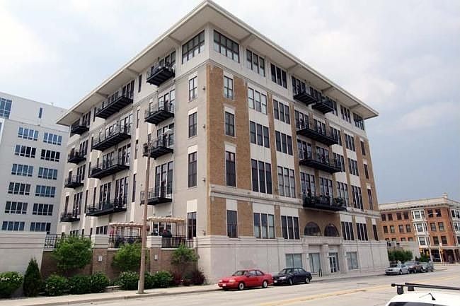 1st image of 1325 N Van Buren St APT 408
