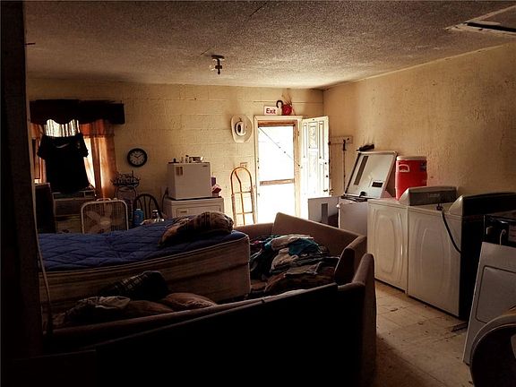 4th image of 7400 S Dianne Dr