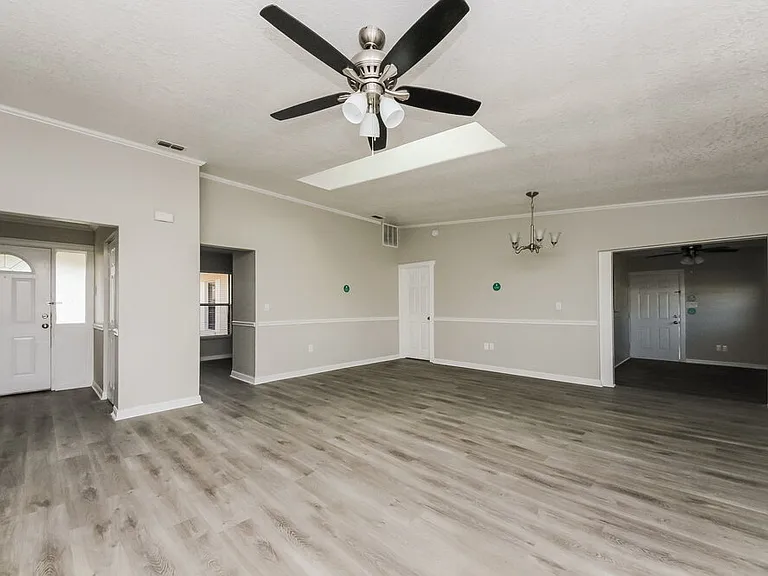 619 Heraldo Ct — Photo 3