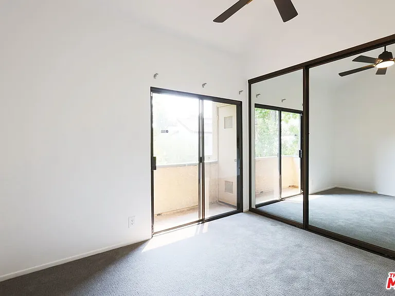 21821 Burbank Blvd #151 — Photo 21