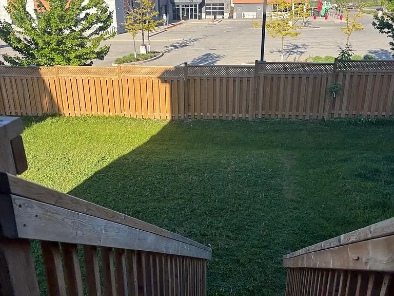 1752 Finley Cres — Photo 19