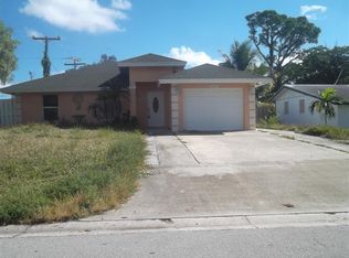 3284 Sierra Dr, Palm Springs, FL 33461