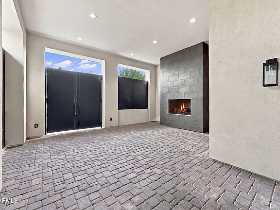 4th image of 6246 E HILLCREST Boulevard