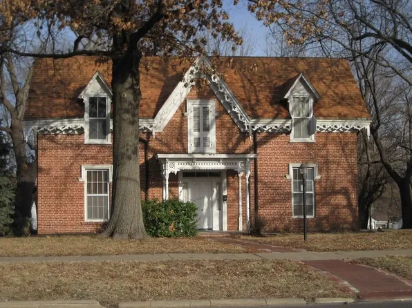 316 S Spring St, Independence, MO 64050