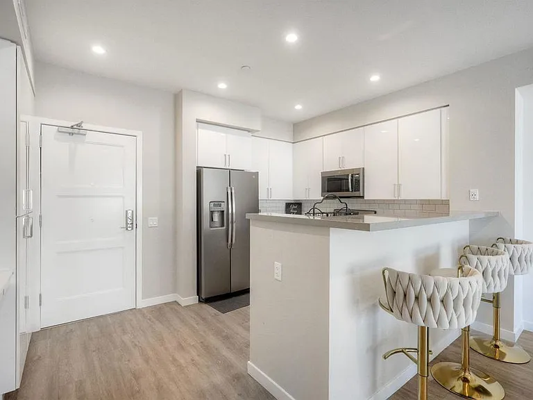 355 N Cleveland St #307 — Photo 5