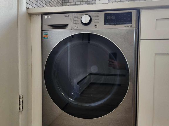 3rd image of 220 S Oak Park Ave APT 5
