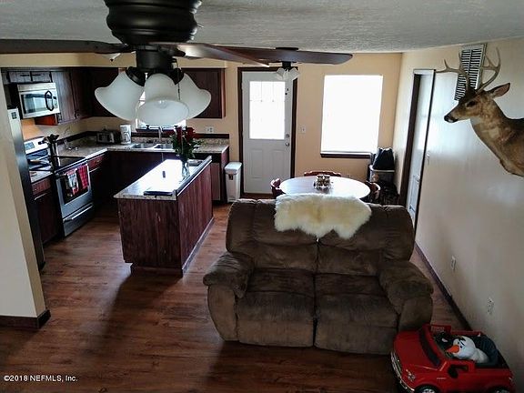 3rd image of 197 Evergreen Ln