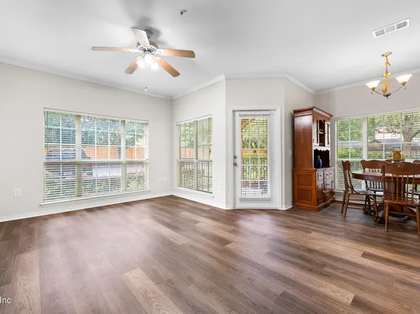 7800 POINT MEADOWS Drive #818, Jacksonville, FL 32256