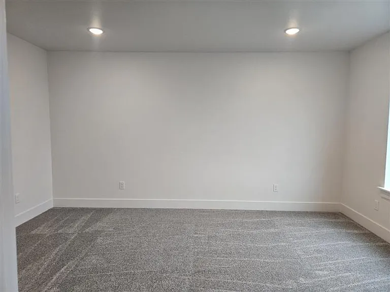 5846 W 40th Ct — Photo 14