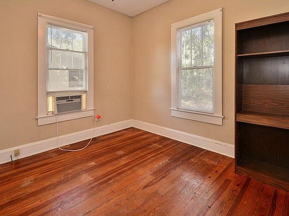 3rd image of 605 E Rich Ave