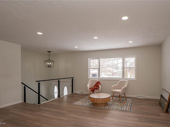 2nd image of 5796 Starview Dr