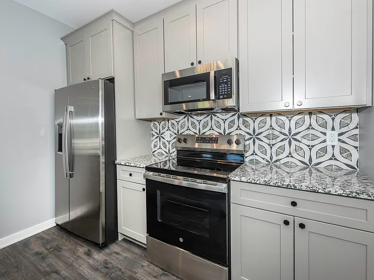 5395 Plymouth Rd — Photo 12
