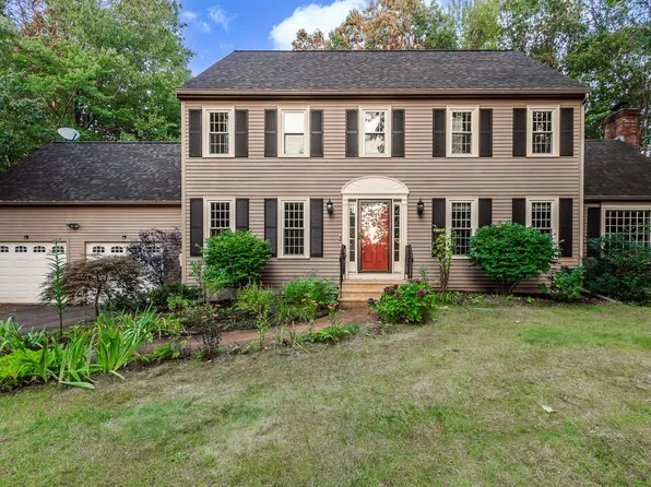 13 Village Brook Lane, Derry, NH 03038