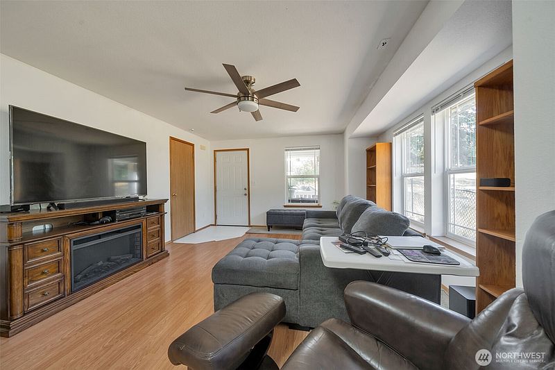 4th image of 2399 McDonald Avenue