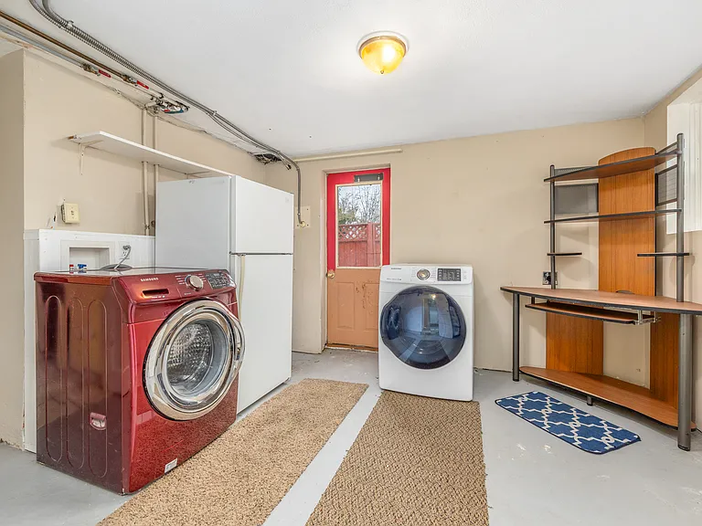 Lower Level - Laundry