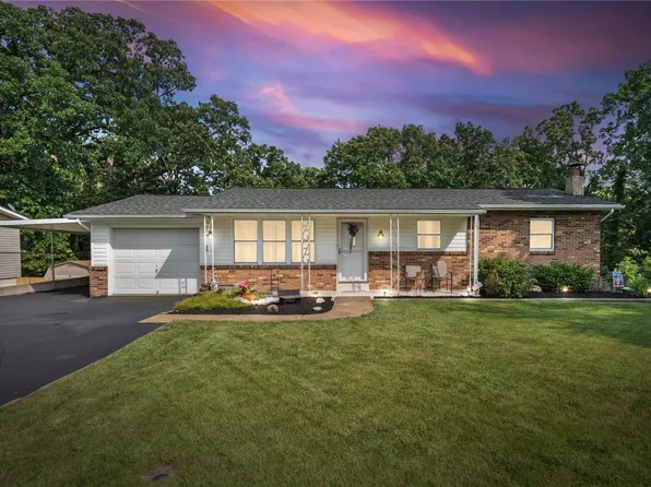 2420 Debra Dr, High Ridge, MO 63049