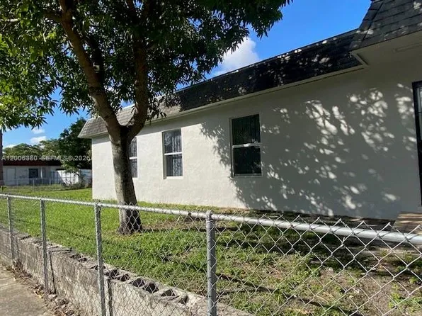 3929 NW 207th Ln, Miami Gardens, FL 33055