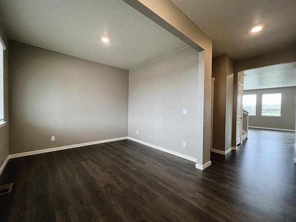2nd image of 1609 Knobby Pine Dr