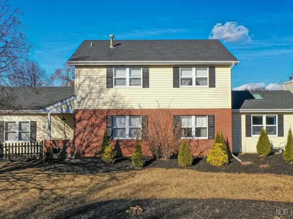 8348 Adbeth Ave, Woodridge, IL 60517