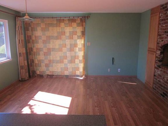 Family room & eating area