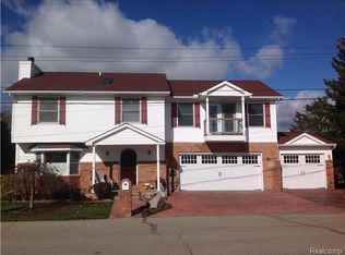 4104 Homestead Dr, Howell, MI 48843