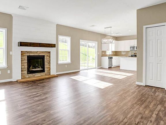 2nd image of 265 Copper Beech Ln
