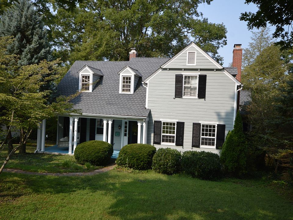 1st image of 125 W Glenwood Dr
