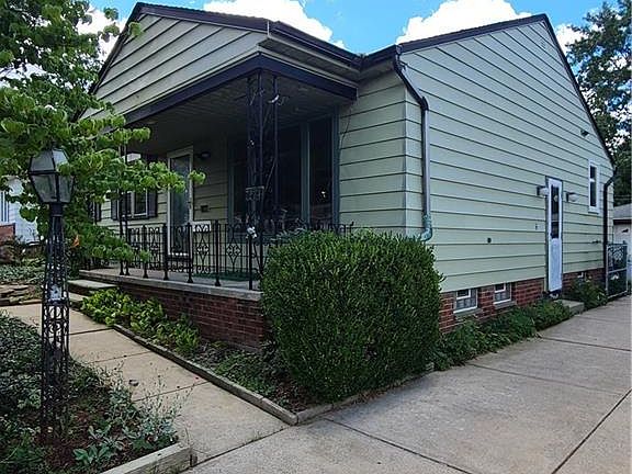 2nd image of 7284 Glenn Oval Dr