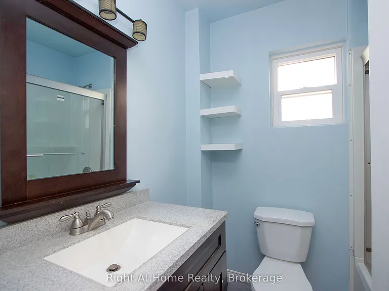 307 Vimy Ave #MAIN — Photo 9