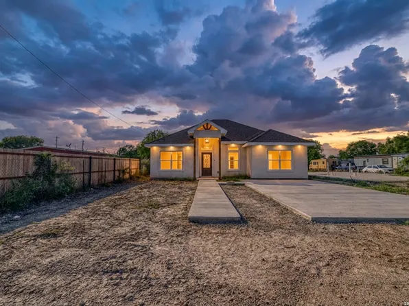 39 VICTORIANO AVE, Eagle Pass, TX 78852