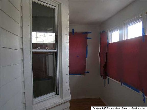 3rd image of 24 Ely St
