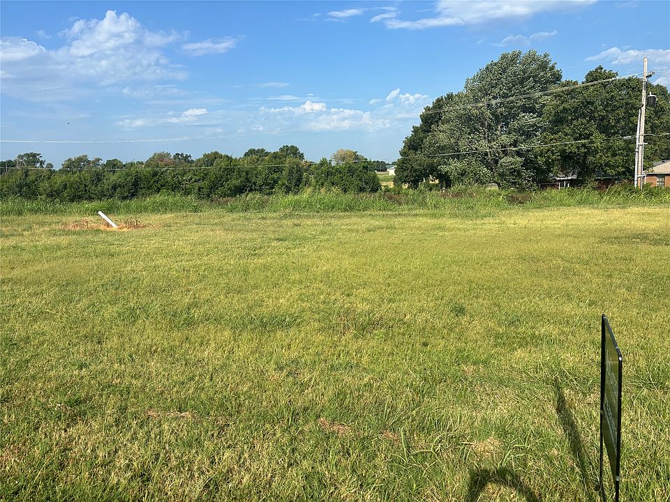 2nd image of 6229 Sawgrass Pl