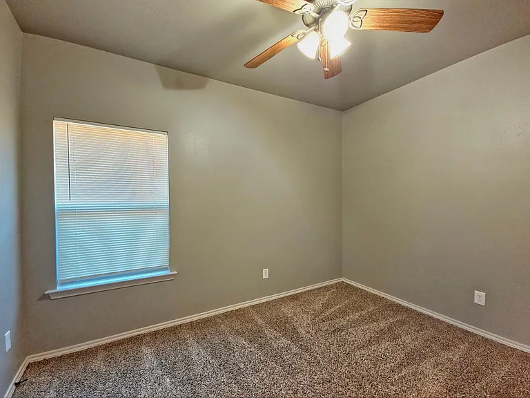1109 Preston Trl — Photo 9