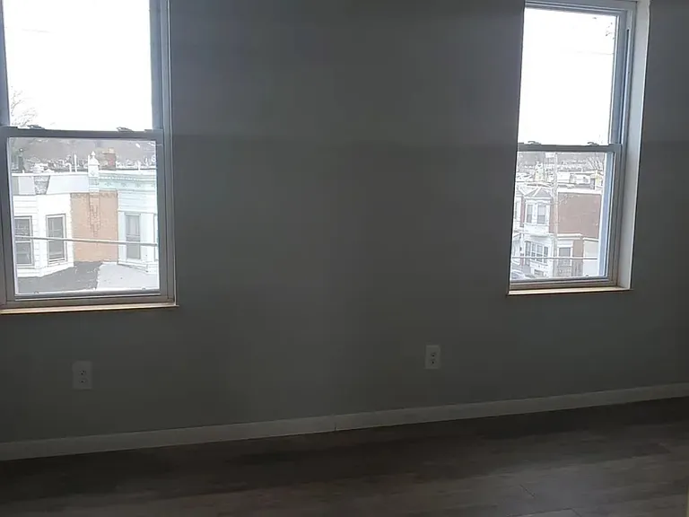 5104 Arch St #2 — Photo 7