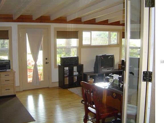 4th image of 3112 Wessex St