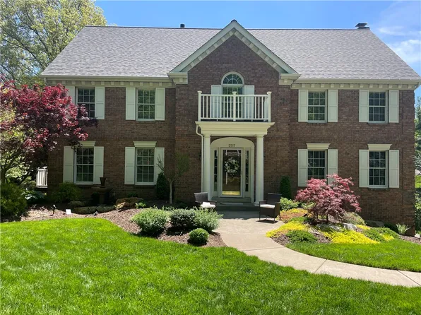 2517 Heartwood Dr, Pittsburgh, PA 15241