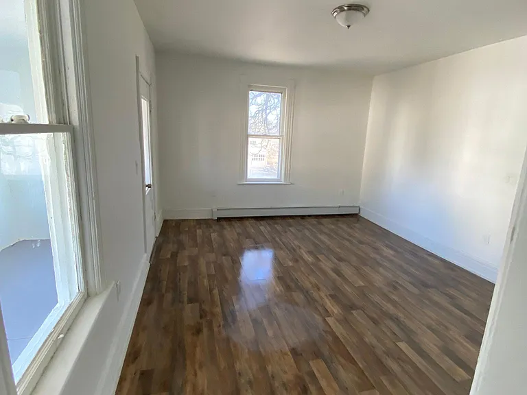 316 Grand St #4 — Photo 8