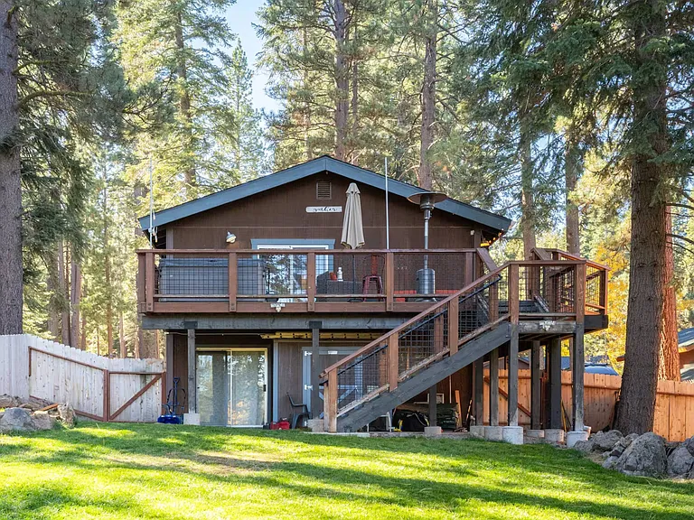 10990 Palisades Dr — Photo 37
