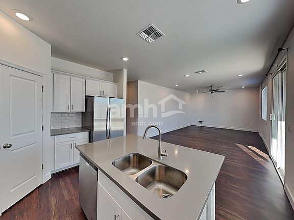 4th image of 8971 N 171st Dr