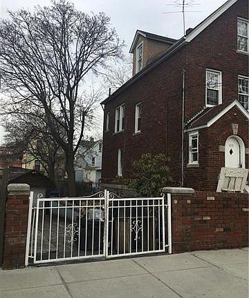 5th image of 819 E 213th St