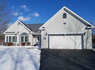 159 Rausler Rd, Farmington, NY 14425