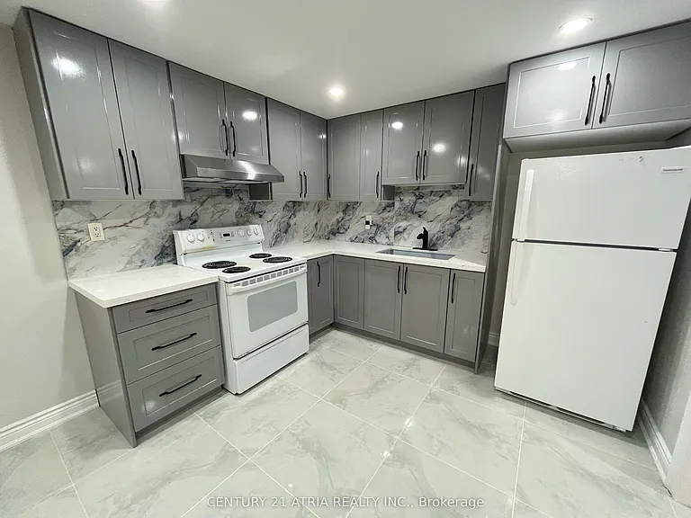 92 Jaffray Rd #BASEMENT — Photo 2