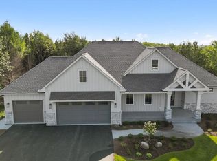 481 Summit Rdg, Hudson, WI 54016