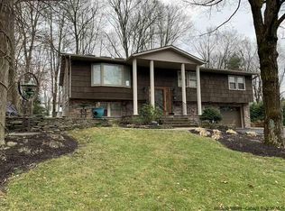 44 Millrock Rd, New Paltz, NY 12561