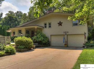 7913 Meredith Ave, Omaha, NE 68134