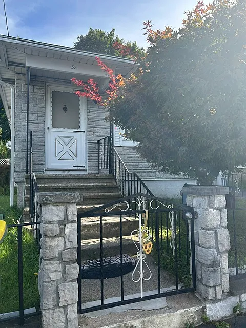 3 bed, 1000 sqft, $2,250 — Photo 3