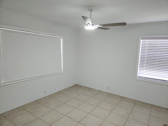 5th image of 210 NW 13th Ave
