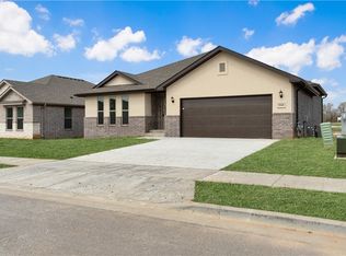 2040 Periwinkle Pl, Centerton, AR 72719